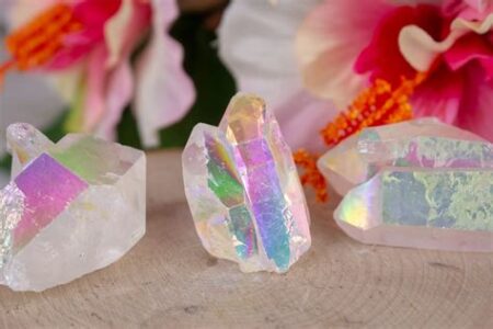 Auraquartz: The Mystical Stone Transforming Lives with its Healing Properties