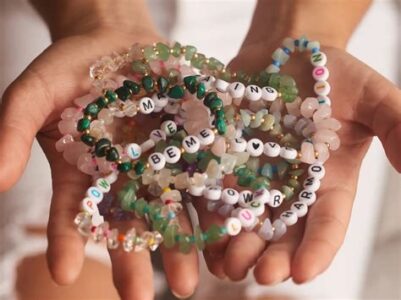 Bracelets Crystal: Adornments with Profound Therapeutic Benefits