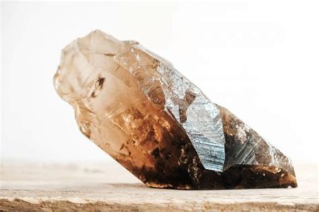 Smoky Quartz VS Clear Quartz: Powering Up Your Energy