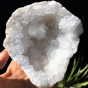 Small Geodes: 2025's Must-Have Collectible VS Gemstone