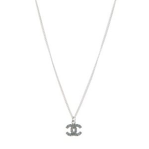 Silver Necklace with Crystal: A Timeless Glamour for 2025