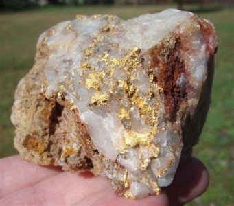 Raw Gold in Quartz: Unlocking Nature's Pristine Treasure