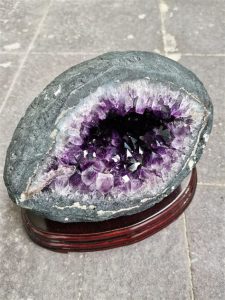 Natural Geodes: Enchanting Creations of Nature 2025