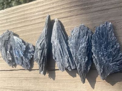 Kyanite Raw: The Ultimate 2025 Guide