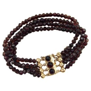 Garnet Bead Bracelet: VS 2025 - A Detailed Comparison