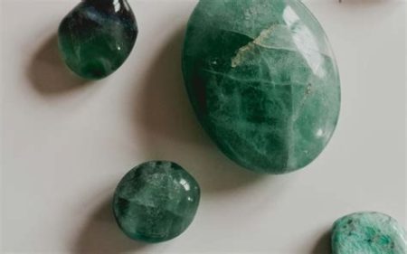 Money Agate VS Other Crystals: The Ultimate Guide to 2025