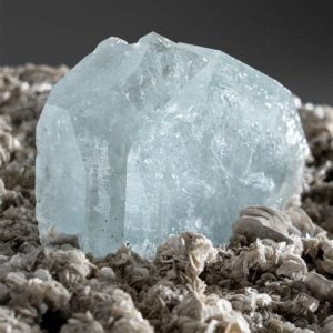 Healing Crystals Jewelry: Your Guide to 2025