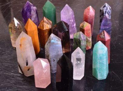 5 Signs to Spot Real Crystals: 2025 Crystal VS. Fake