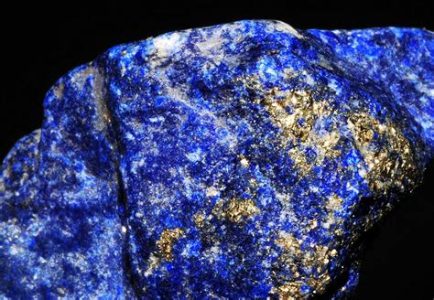 Sagittarius Birthstones: Decipher the Cosmic Connections